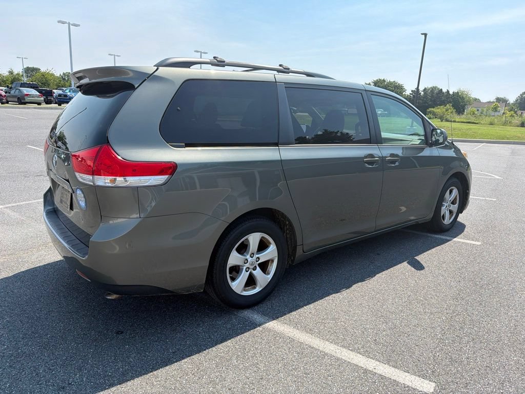 Used 2014 Toyota Sienna LE FWD image 5