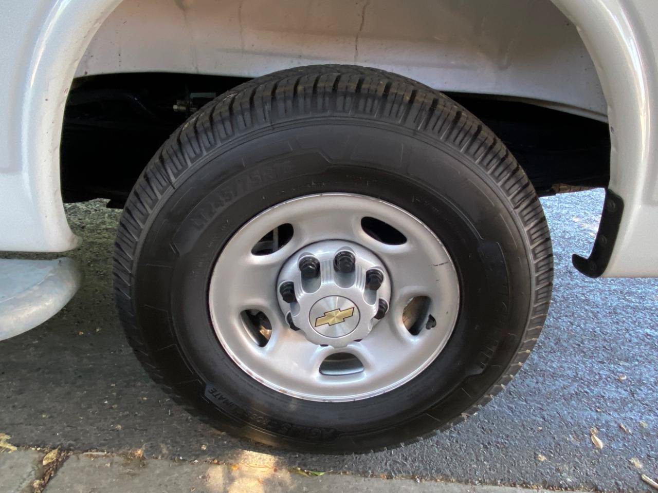 Used 2025 Chevrolet Express 2500 w/ Driver Convenience Package RWD image 22
