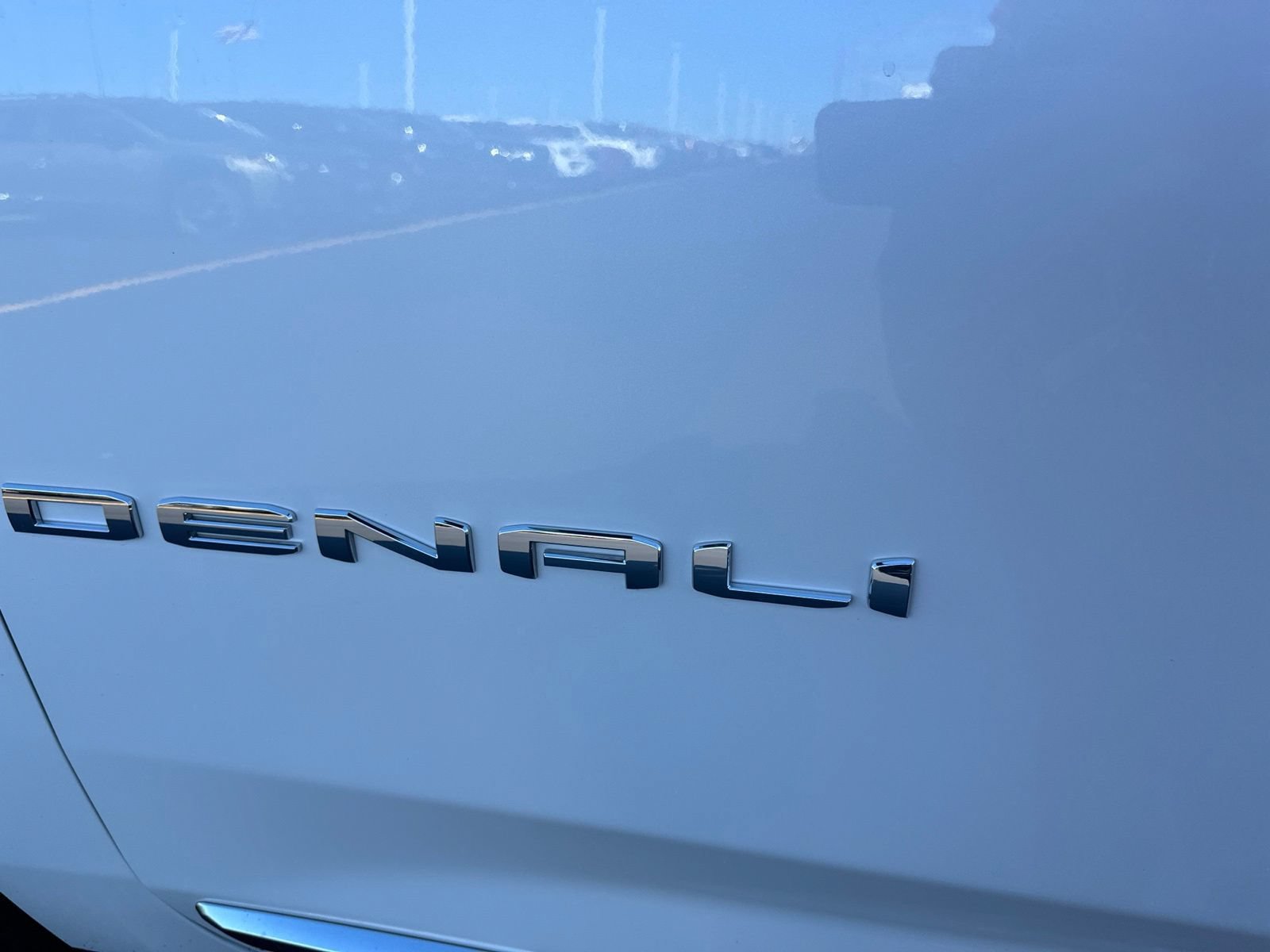 Used 2024 GMC Yukon XL Denali AWD/4WD image 13