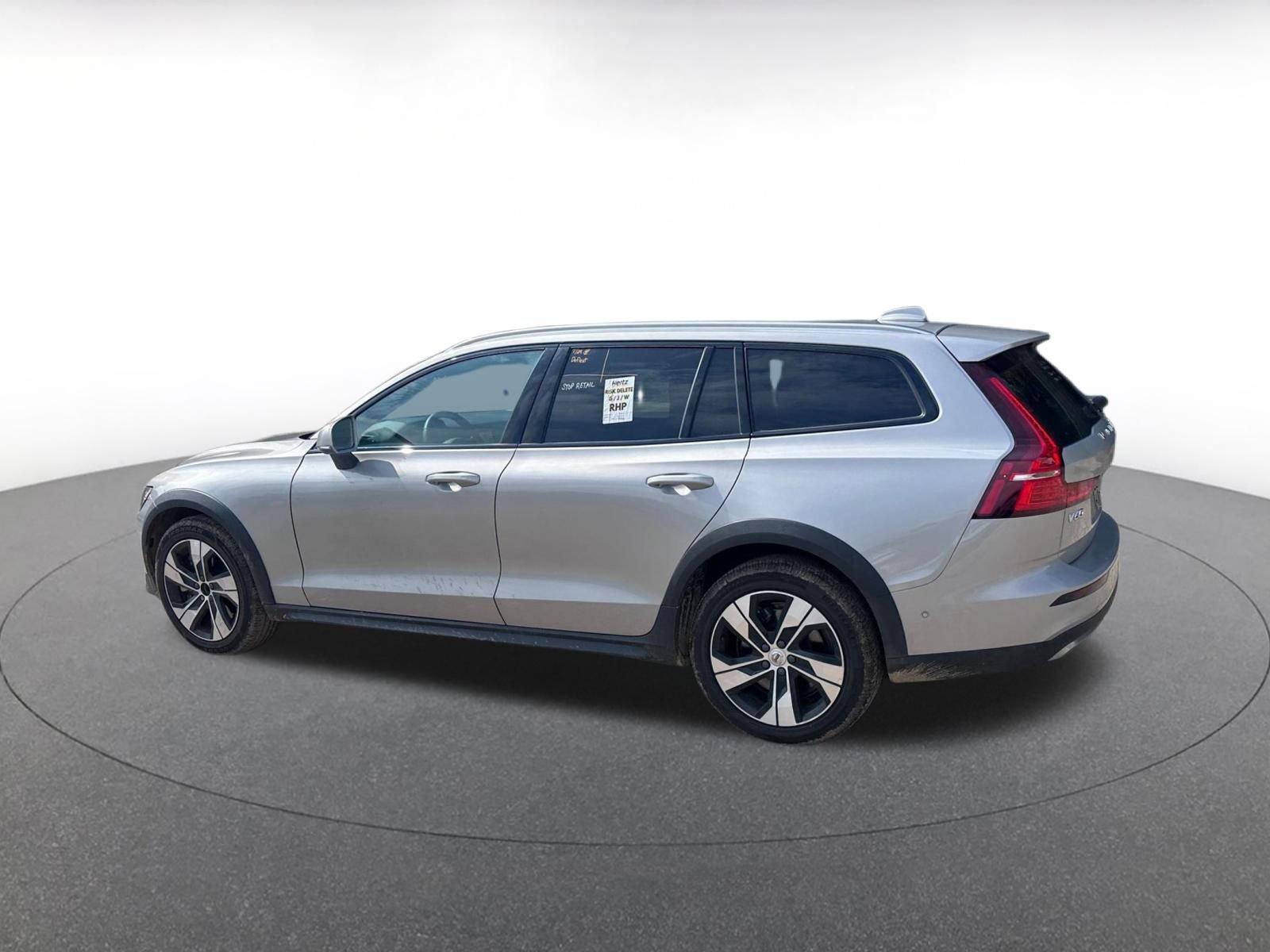 Used 2025 Volvo V60 B5 Cross Country Plus AWD/4WD image 14
