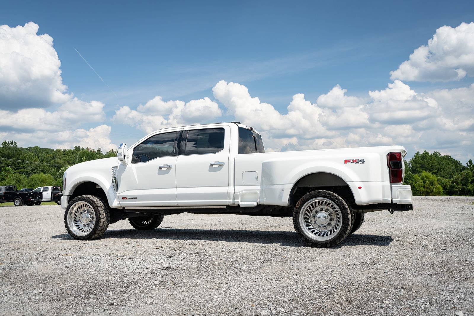Used 2024 Ford F450 Platinum w/ FX4 Off-Road Package AWD/4WD image 21