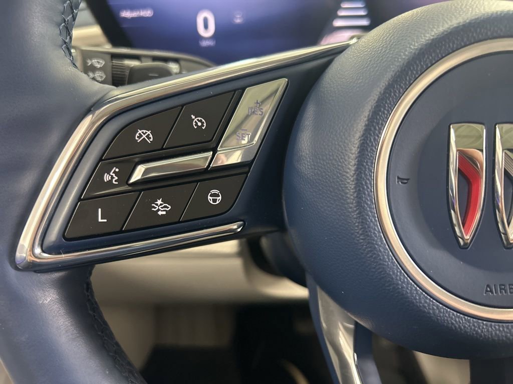 Used 2025 Buick Enclave Avenir w/ Super Cruise Package image 18