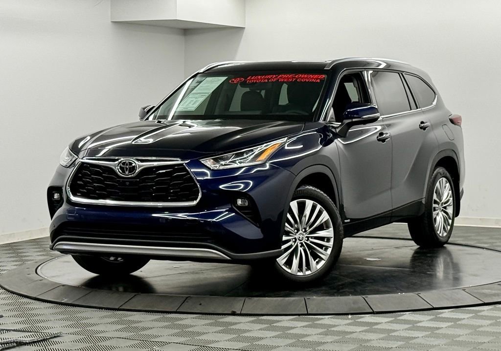 Used 2026 Toyota Highlander Platinum image 2