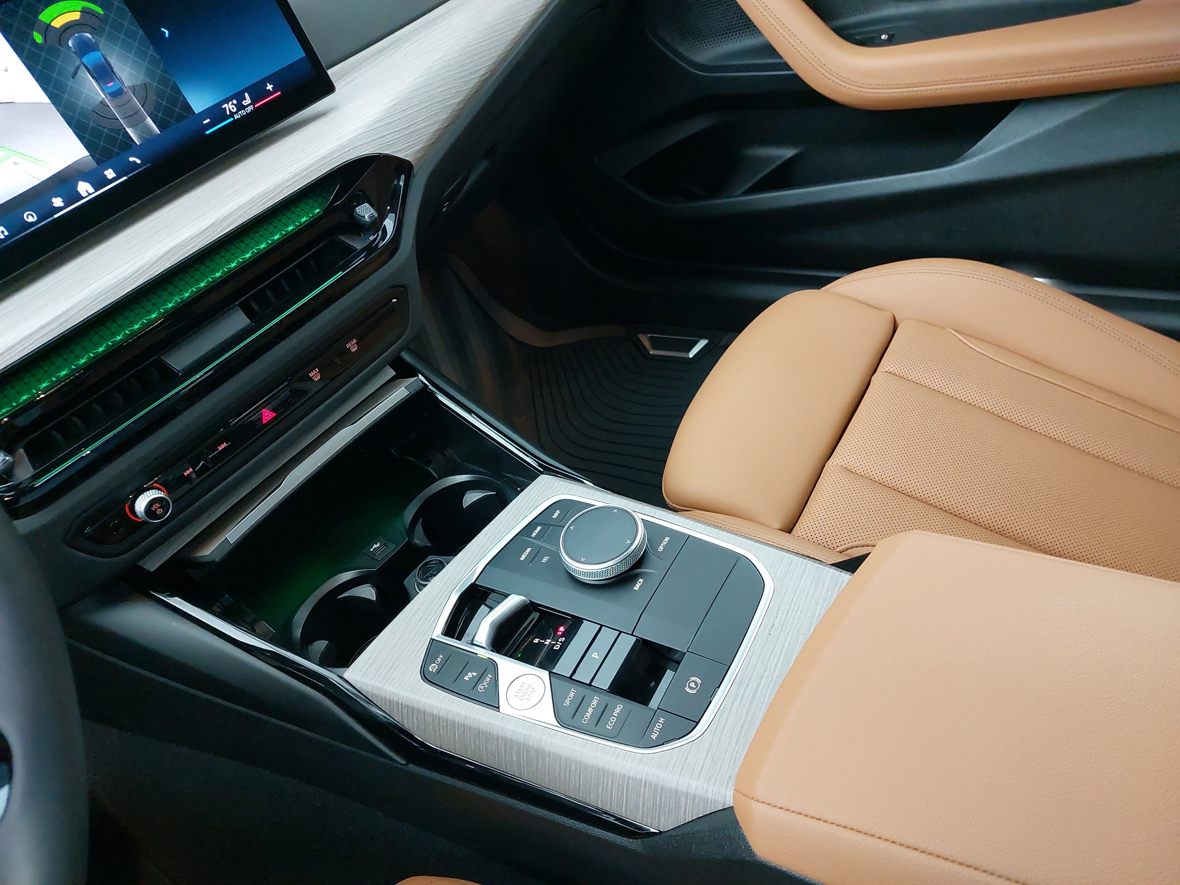 Used 2025 BMW 230i Coupe w/ M Sport Package image 24