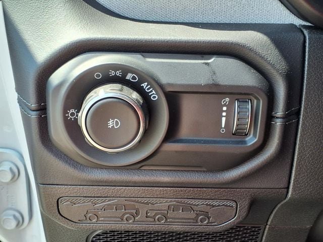 New 2025 Jeep Wrangler Unlimited Sahara w/ Safety Group AWD/4WD image 15