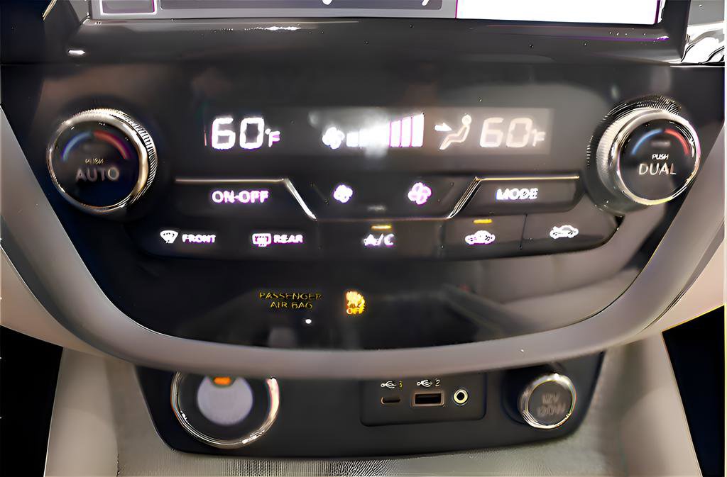 Used 2024 Nissan Murano SL image 11