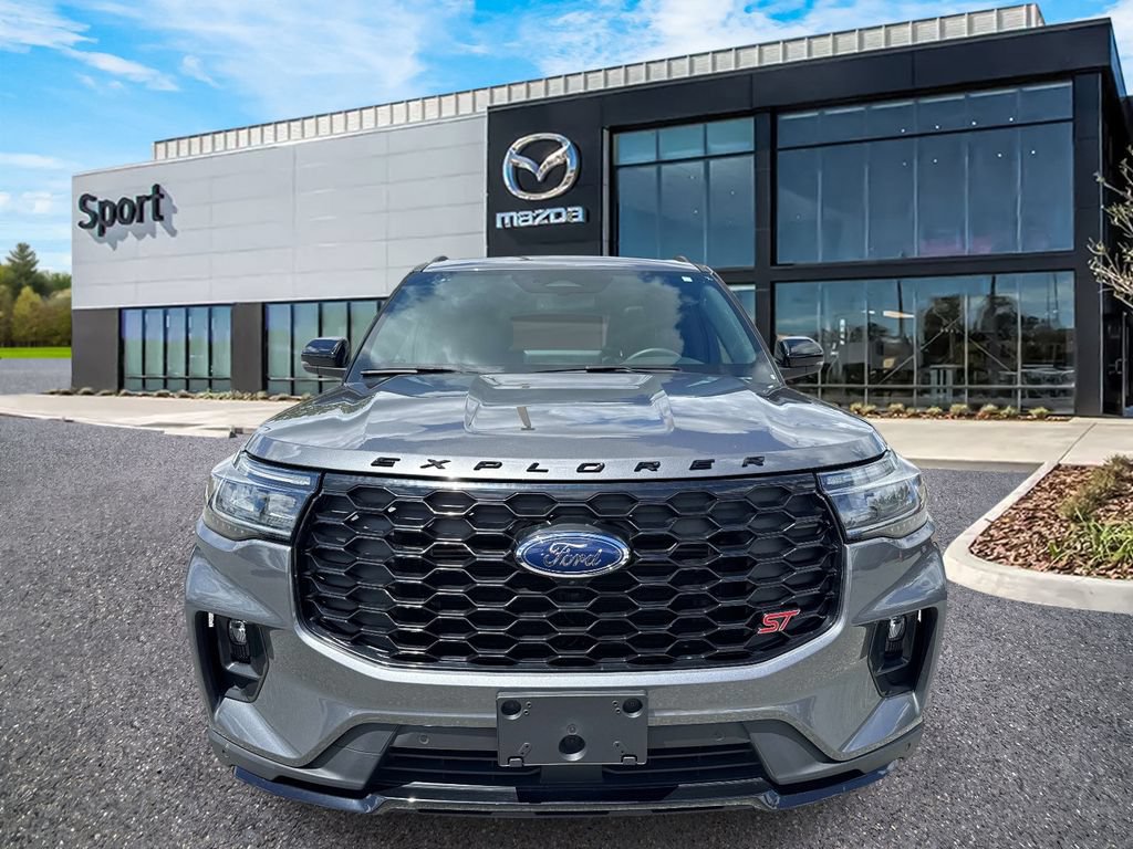 Used 2025 Ford Explorer ST AWD/4WD image 9