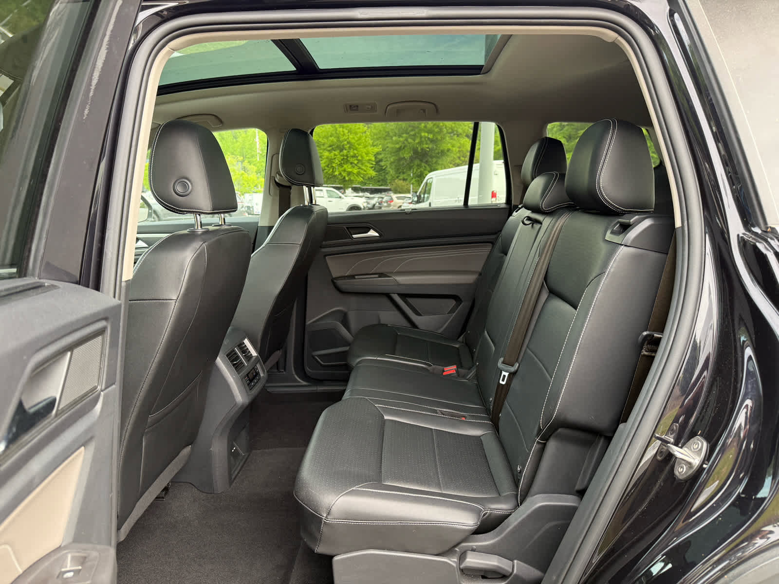 Used 2022 Volkswagen Atlas SEL R-Line AWD/4WD image 24