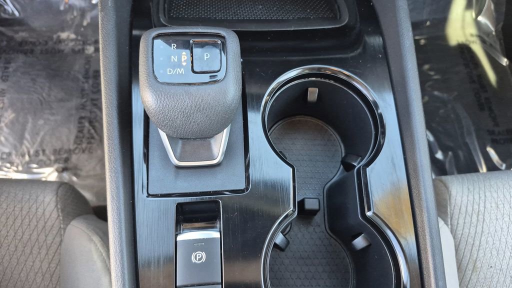 Used 2024 Nissan Rogue SV image 10