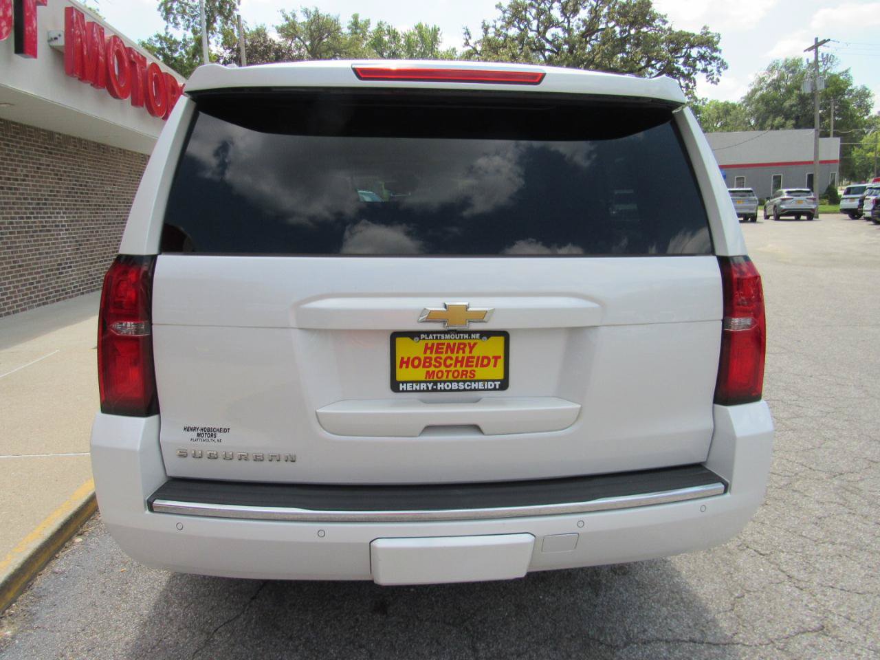 Used 2016 Chevrolet Suburban LTZ AWD/4WD image 3