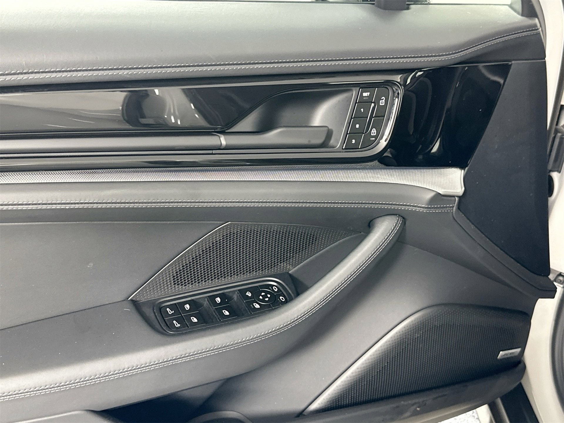 New 2025 Porsche Panamera 4 image 32