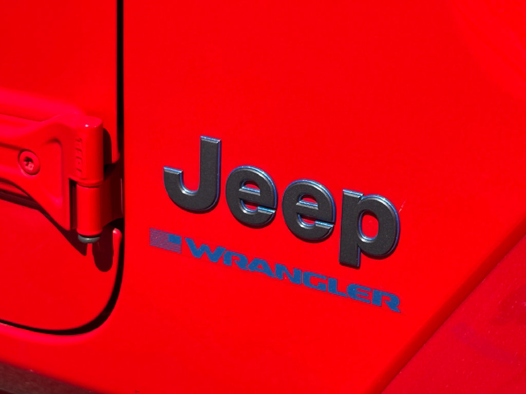 Used 2024 Jeep Wrangler Unlimited AWD/4WD image 16