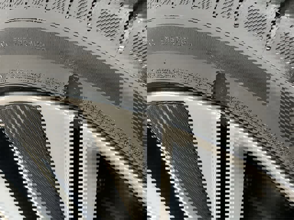 Certified 2024 Cadillac Lyriq Luxury w/ Nappa Leather Package image 30