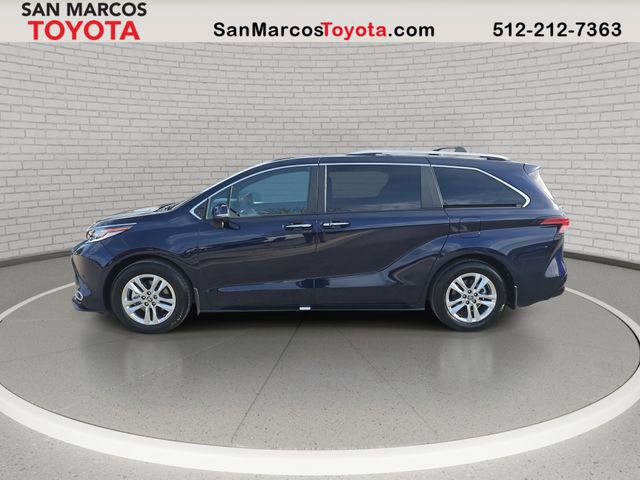 Used 2025 Toyota Sienna Limited image 8