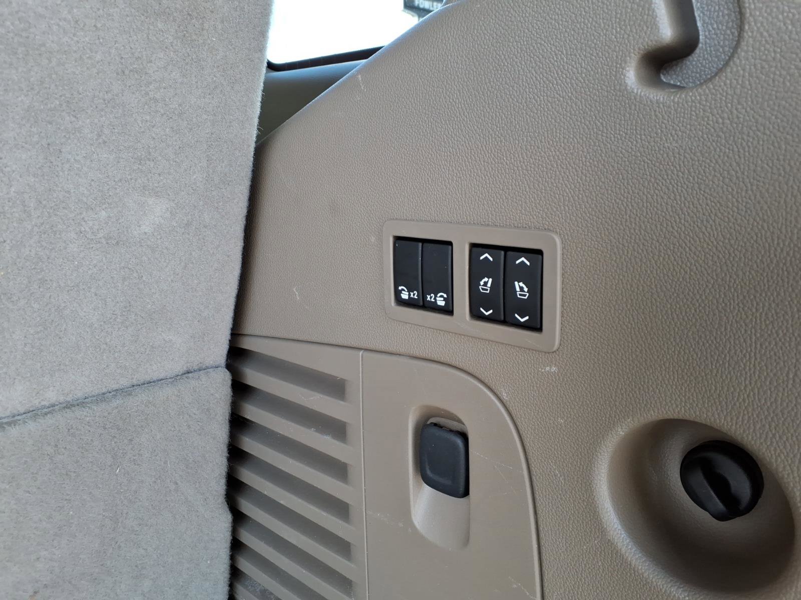 Used 2017 GMC Yukon SLT w/ Open Road Package image 5