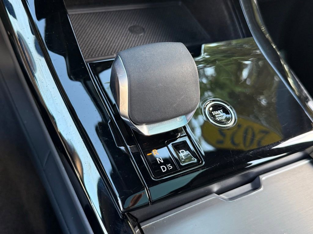 Used 2025 Land Rover Range Rover Sport SE image 23