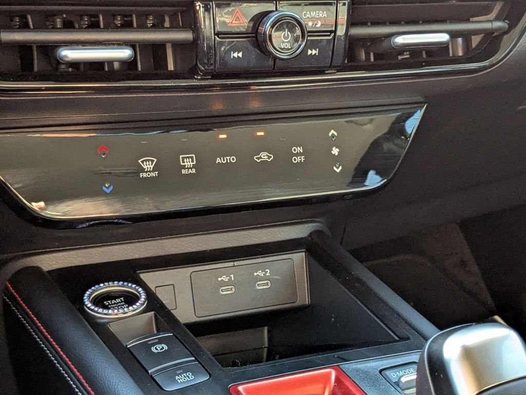 Used 2025 Nissan Kicks SR FWD image 22