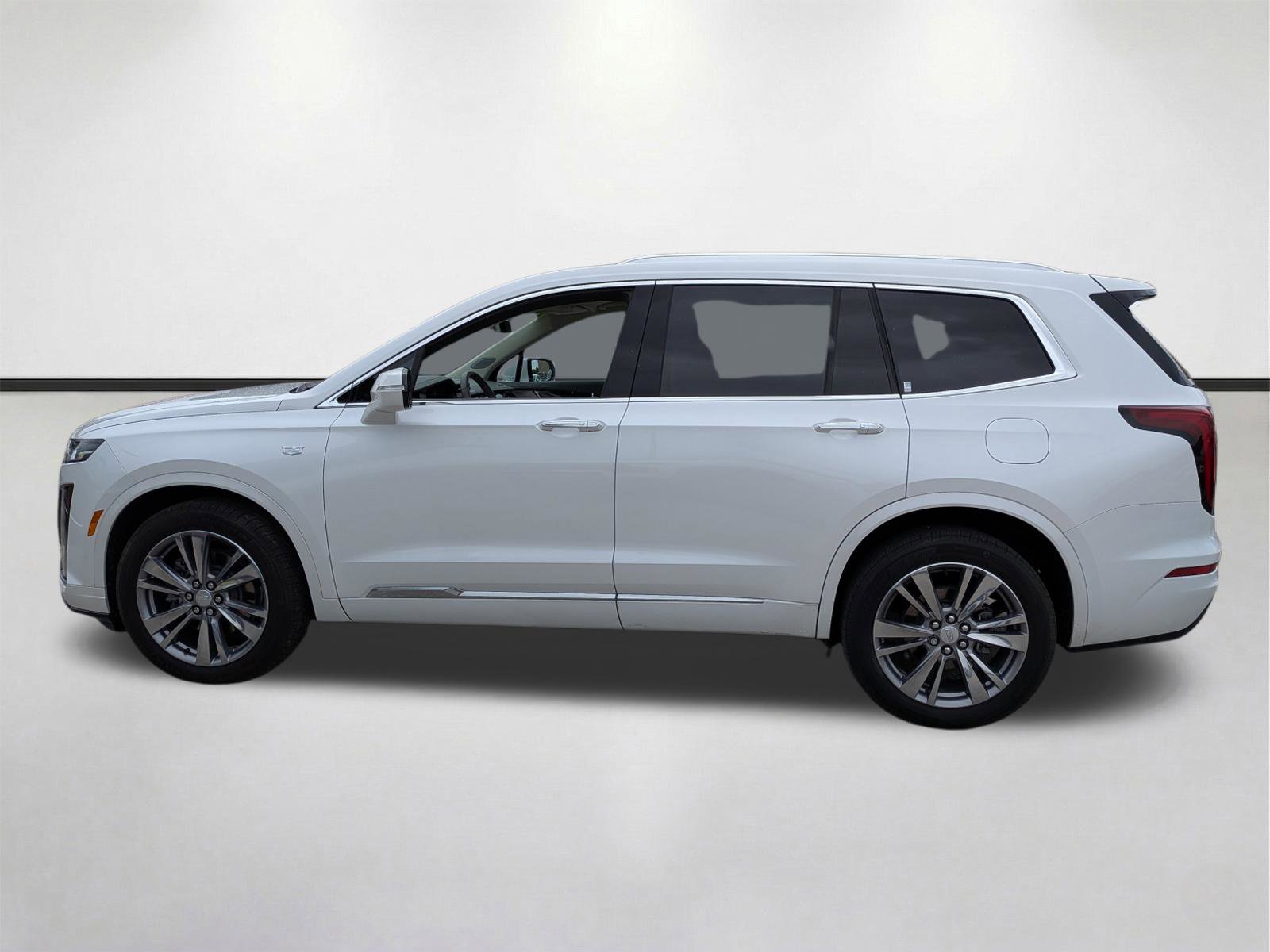 Used 2024 Cadillac XT6 Premium Luxury FWD image 7