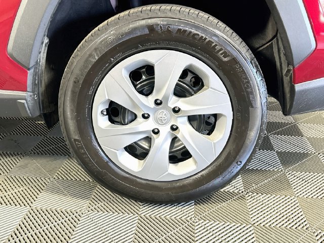 Certified 2024 Toyota RAV4 LE FWD image 28