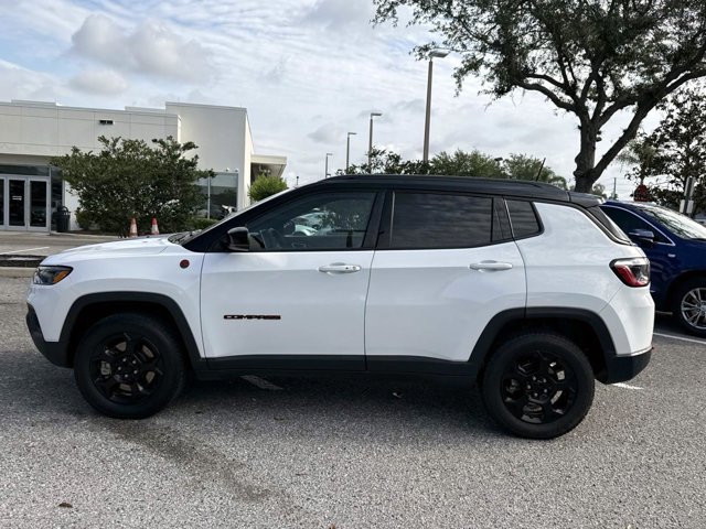 Used 2023 Jeep Compass Trailhawk AWD/4WD image 6