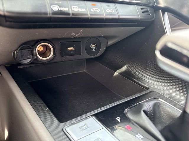 Used 2024 Hyundai Elantra SEL image 33