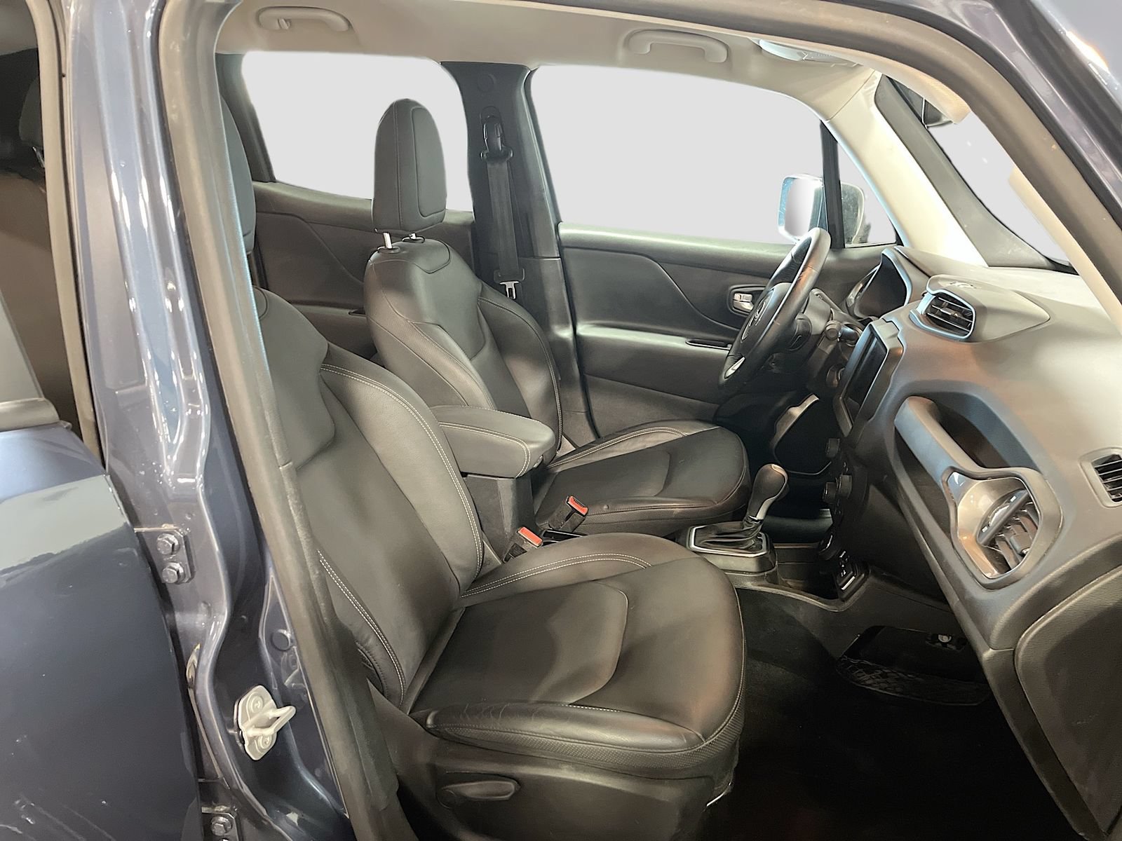 Used 2023 Jeep Renegade Limited AWD/4WD image 29