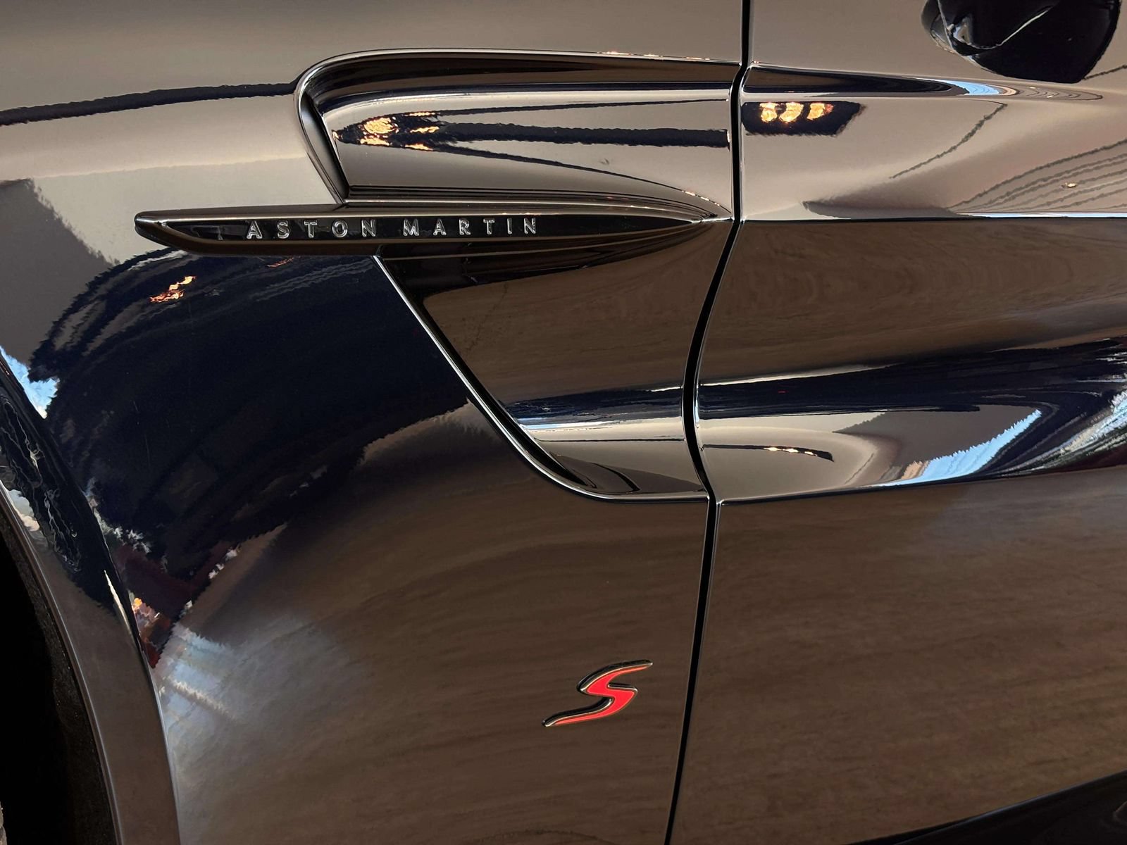 New 2026 Aston Martin V8 Vantage S RWD image 10
