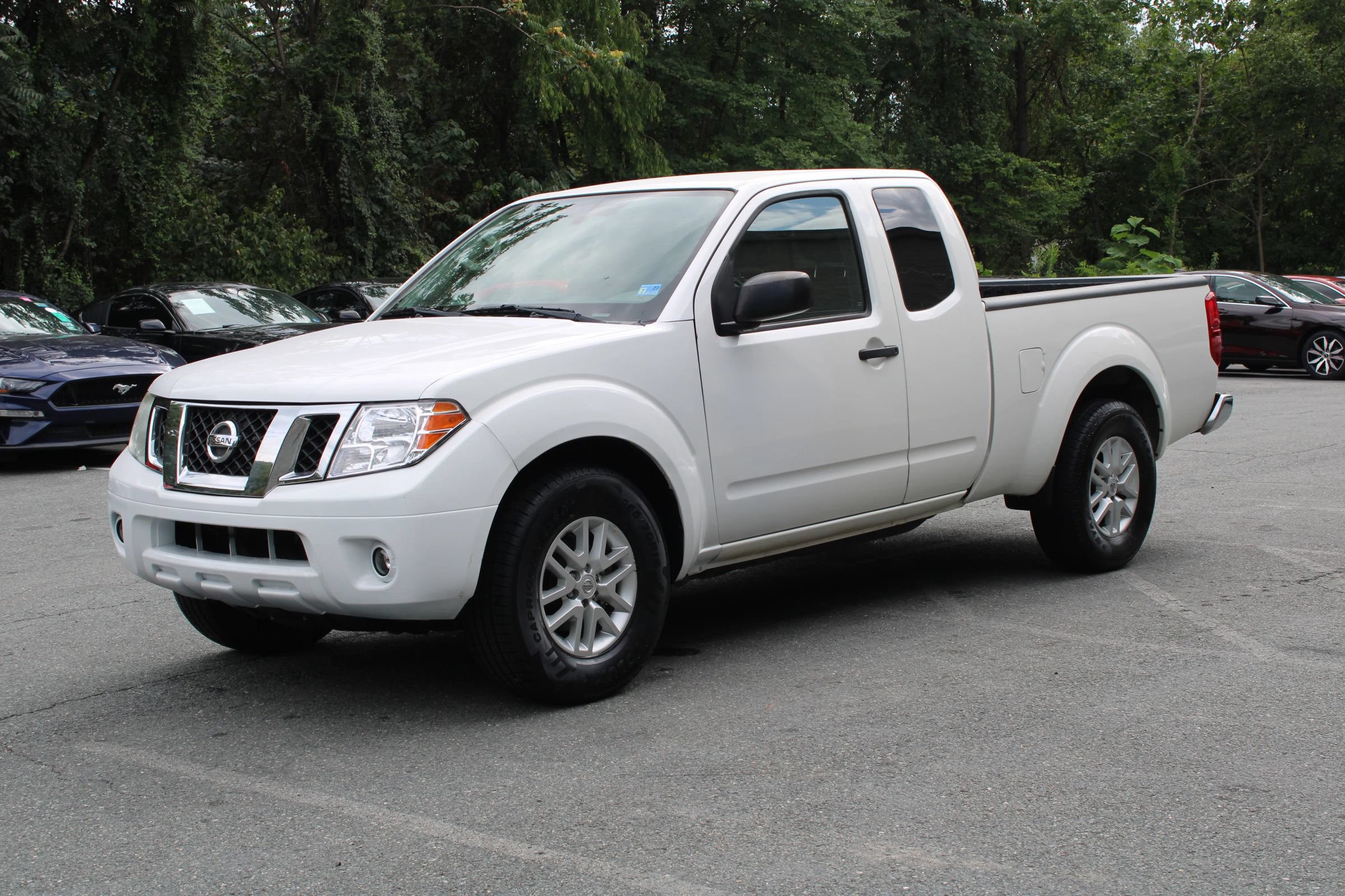 Used 2021 Nissan Frontier SV RWD image 3