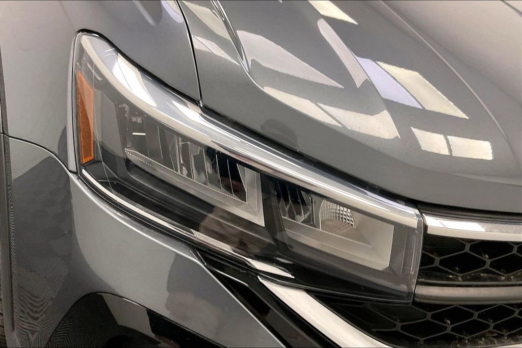 Used 2024 Volkswagen Taos SE image 24