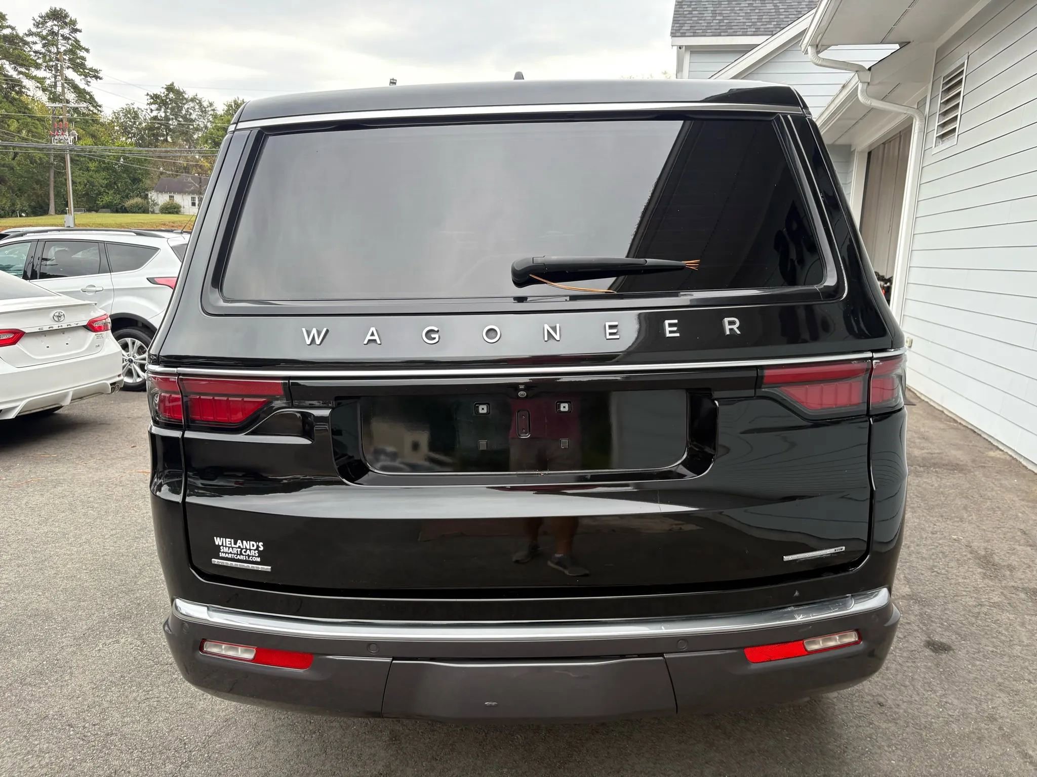Used 2022 Jeep Wagoneer Series III w/ Premium Group I image 4