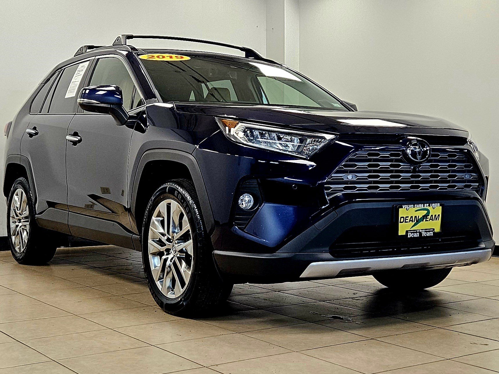 Used 2019 Toyota RAV4 Limited w/ Advanced Technology Package AWD/4WD image 2