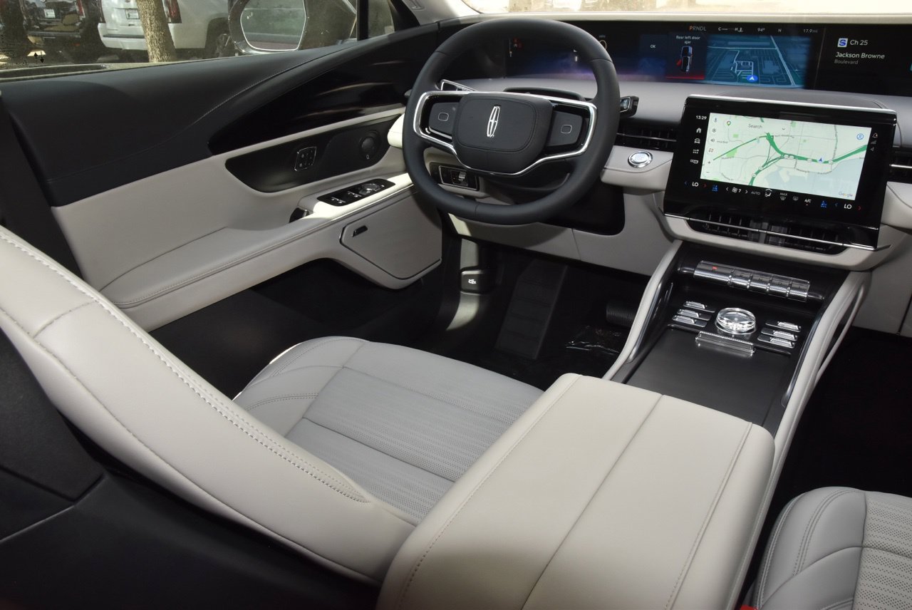 New 2026 Lincoln Nautilus Reserve AWD/4WD image 15