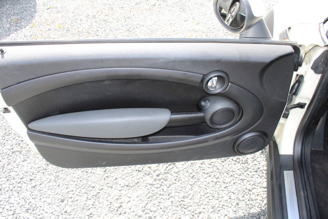 Used 2009 MINI Cooper Convertible FWD image 26