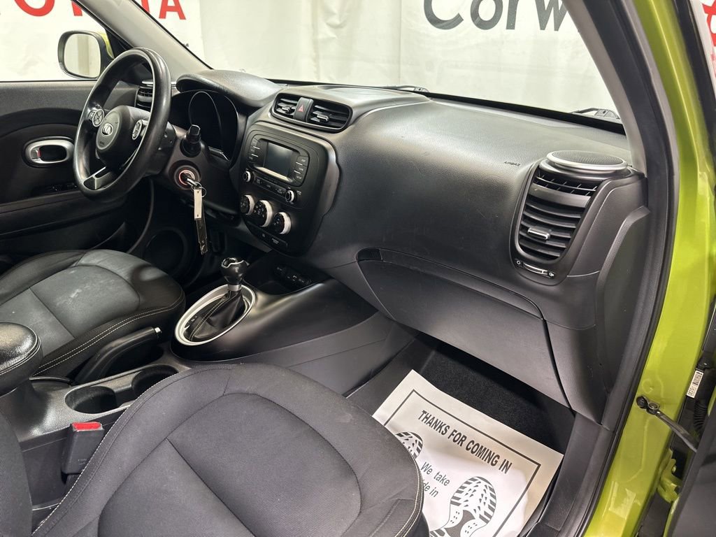 Used 2016 Kia Soul + image 11