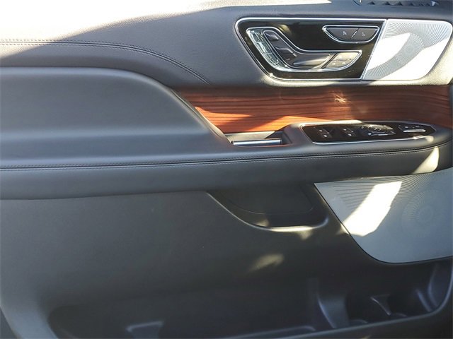 Used 2022 Lincoln Navigator Reserve image 14