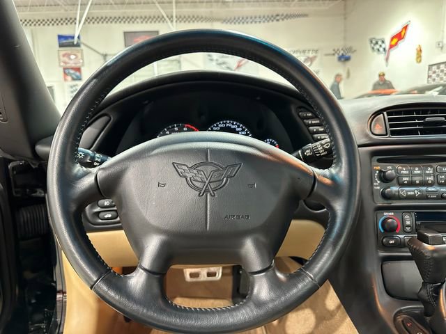 Used 2004 Chevrolet Corvette Coupe image 31