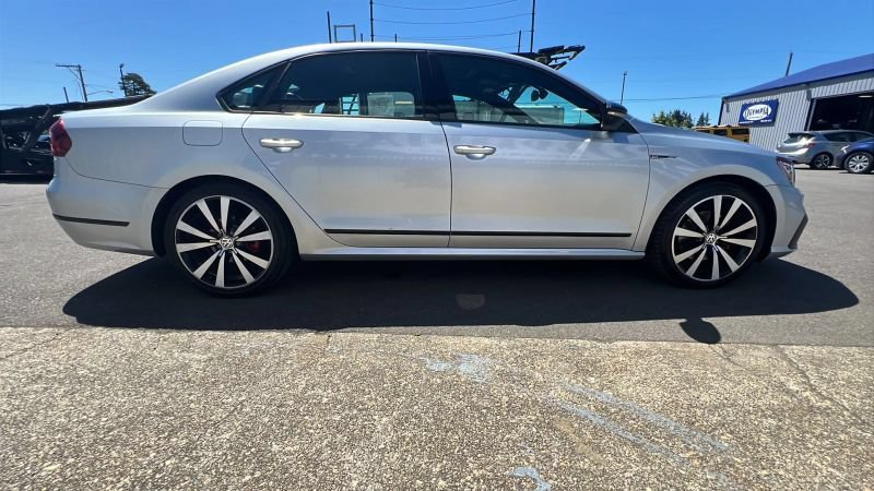 Used 2018 Volkswagen Passat 3.6 FWD image 4