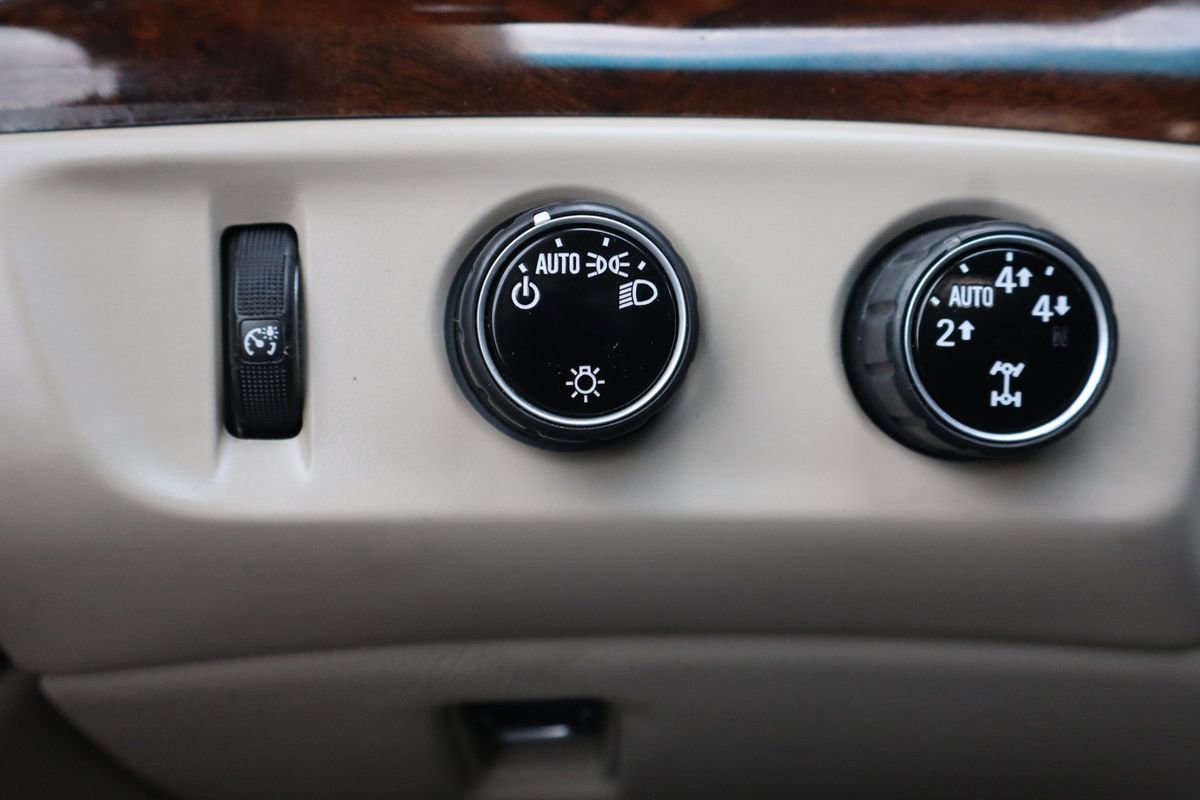 Used 2016 Cadillac Escalade ESV Premium image 31