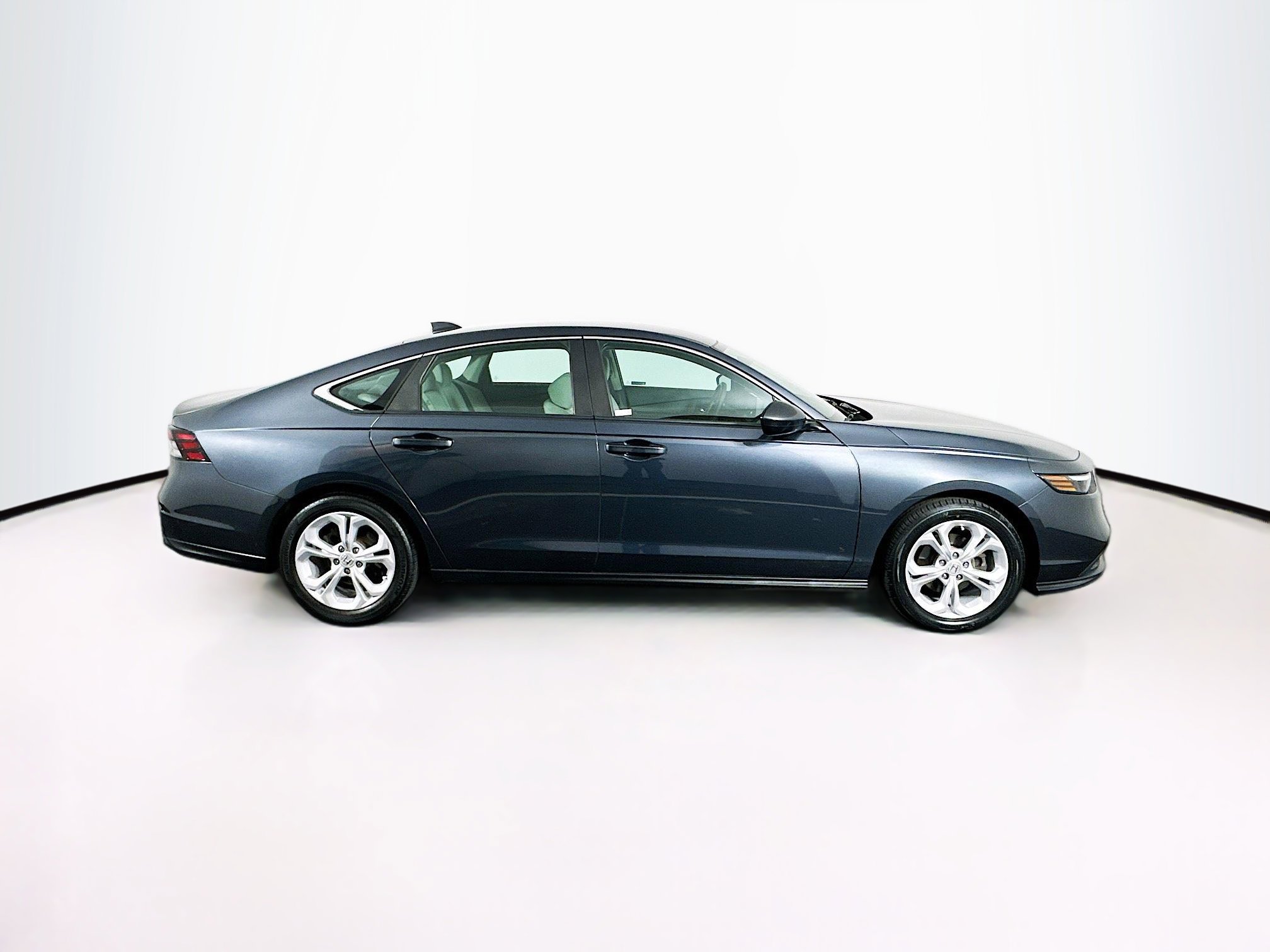 Used 2023 Honda Accord LX image 10