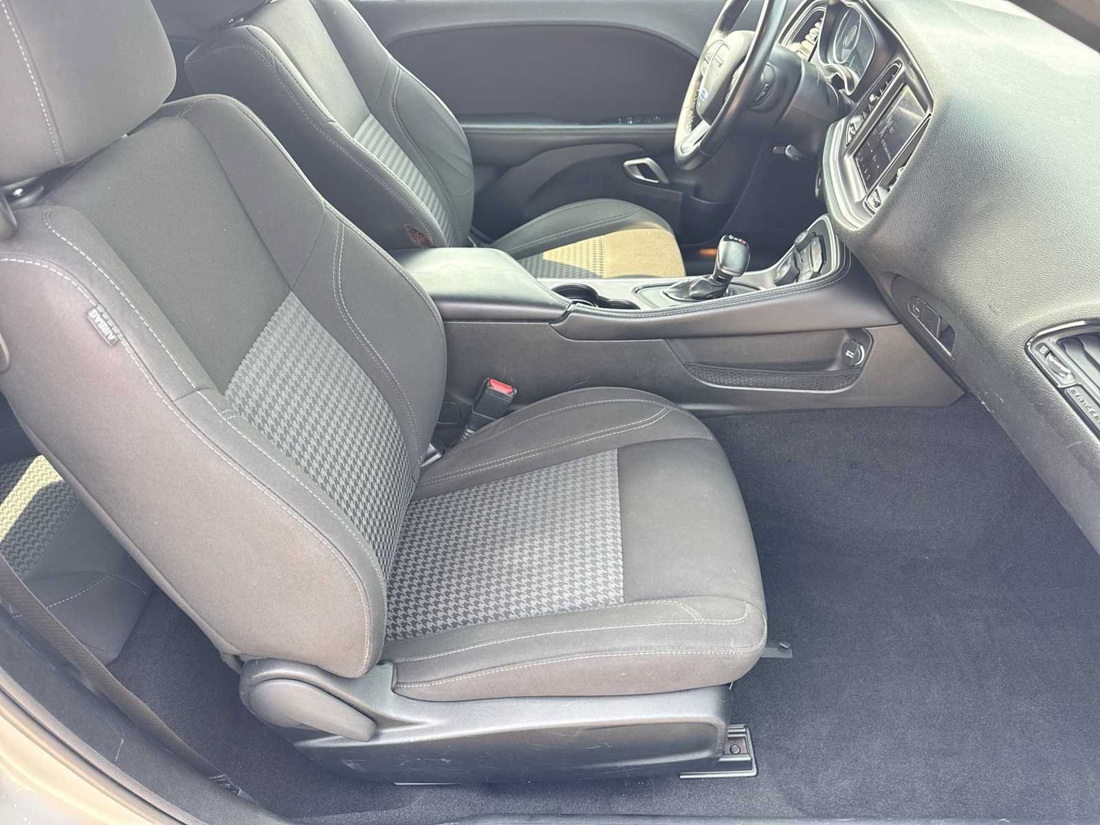 Used 2020 Dodge Challenger SXT RWD image 19