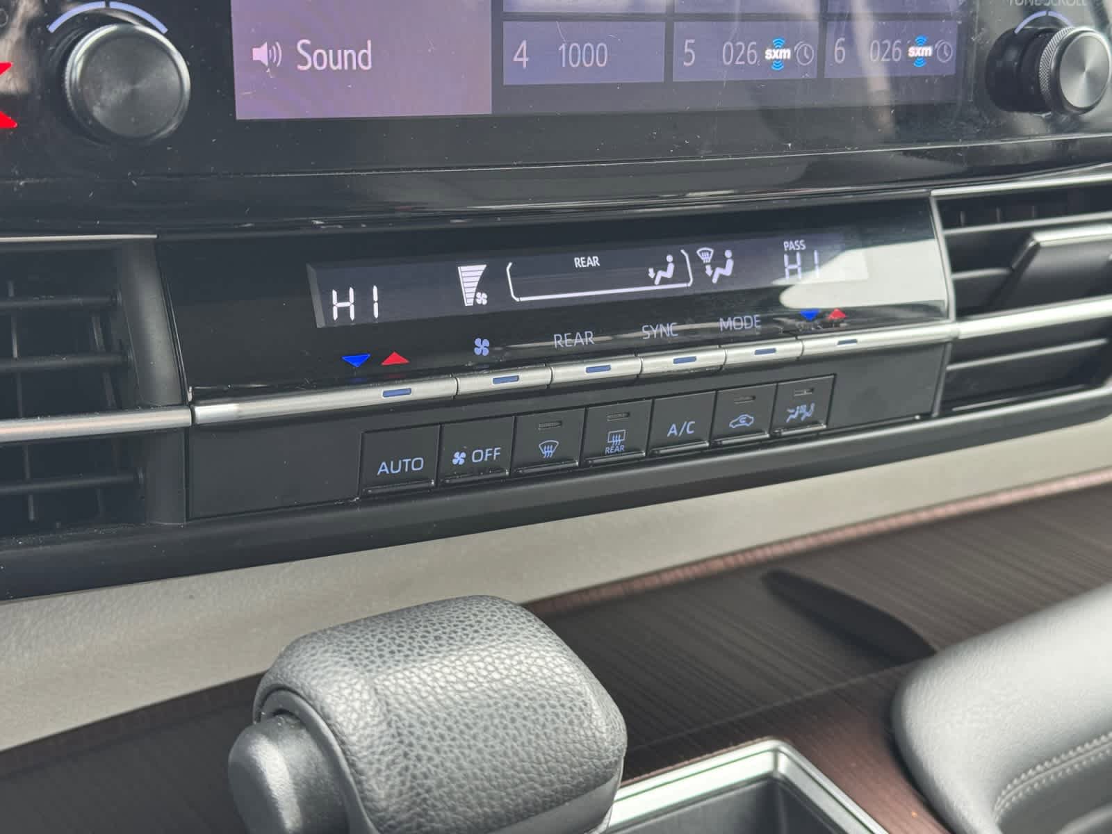 Used 2021 Toyota Sienna LE FWD image 21