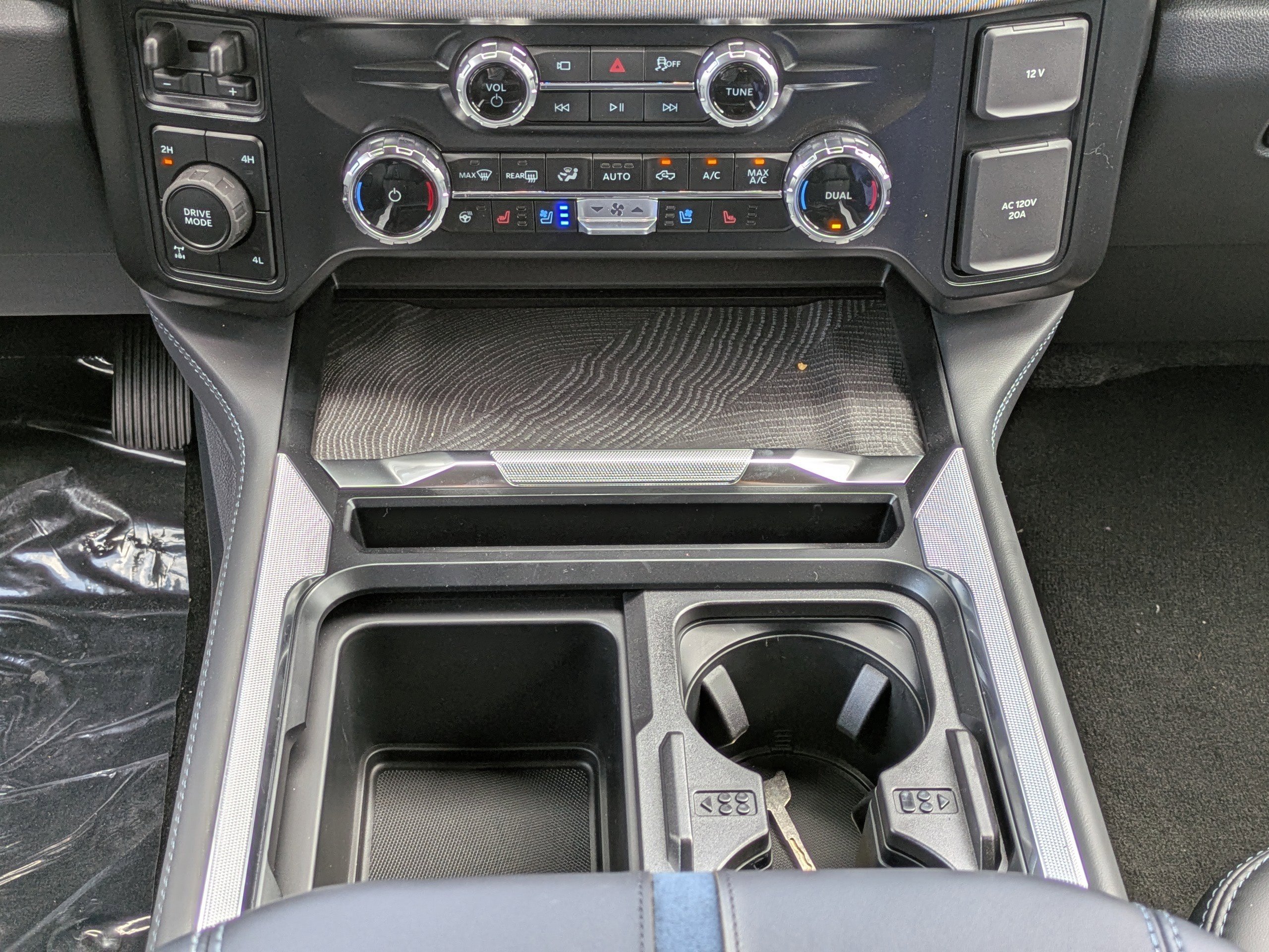 New 2025 Ford F350 Platinum w/ FX4 Off-Road Package image 18