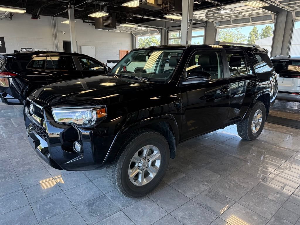 Used 2018 Toyota 4Runner SR5 Premium AWD/4WD image 2