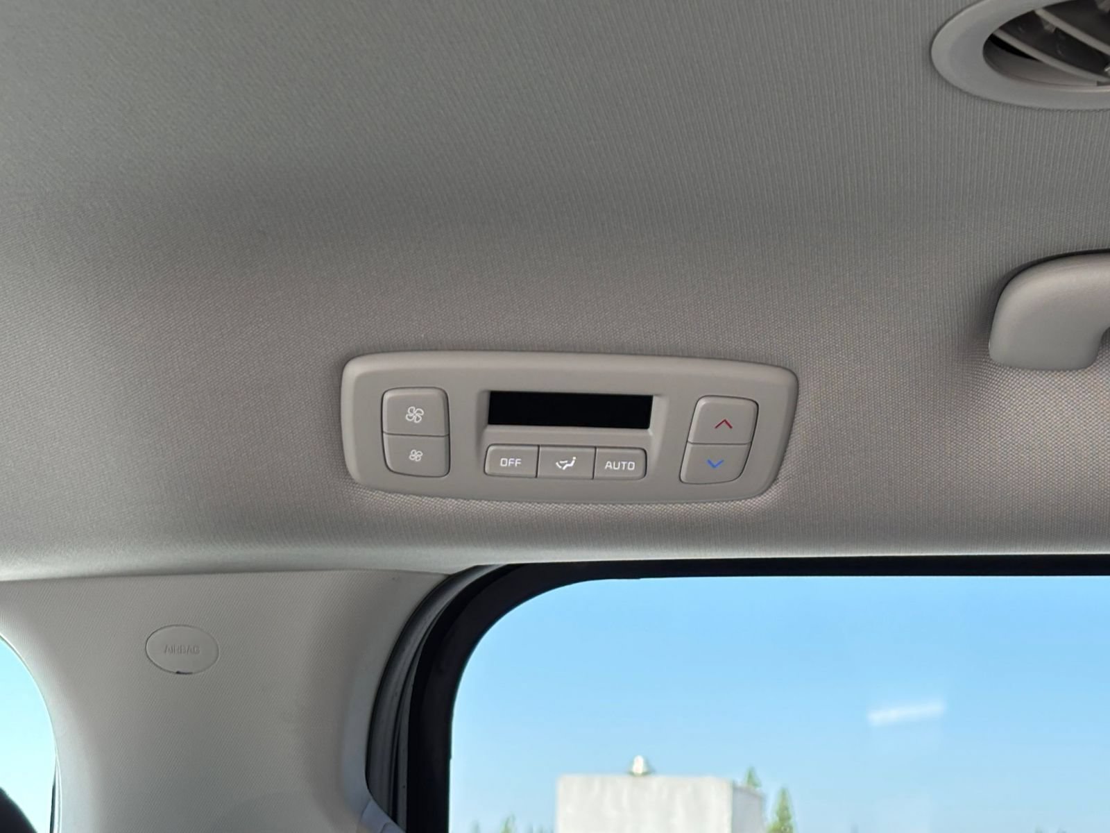 Used 2026 Kia Carnival FWD image 24