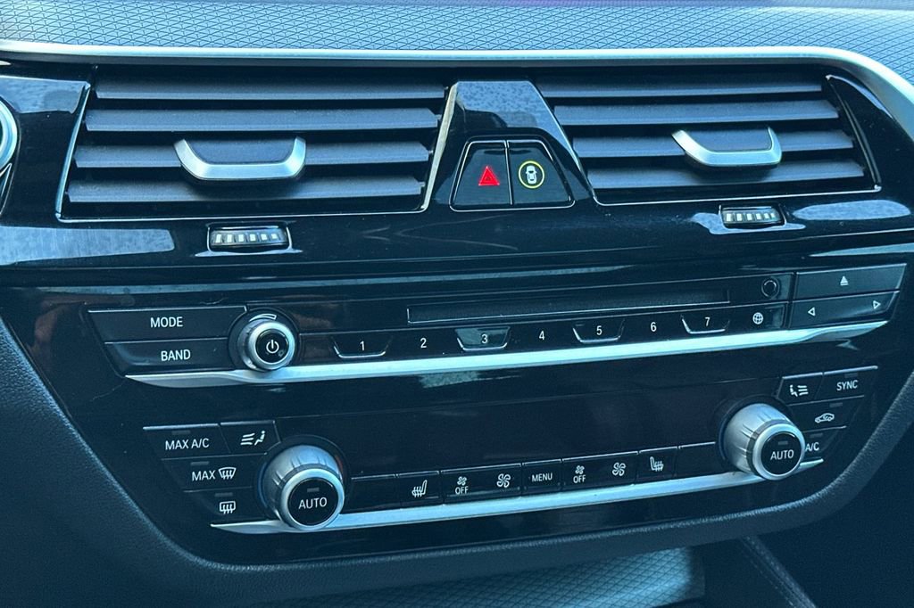 Used 2019 BMW 530e w/ M Sport Package image 23