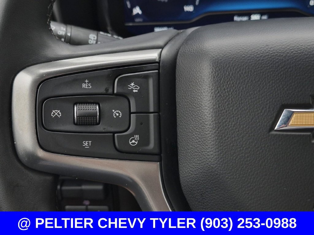 Used 2024 Chevrolet Suburban LT w/ Luxury Package RWD image 24