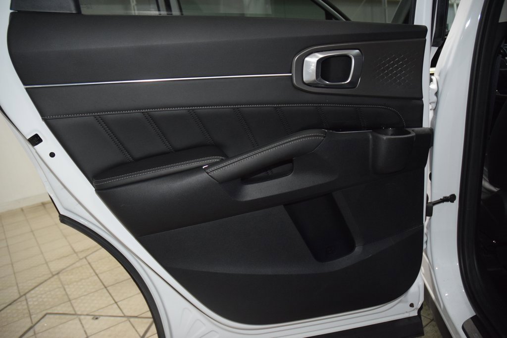 Used 2022 Kia Sorento SX image 41