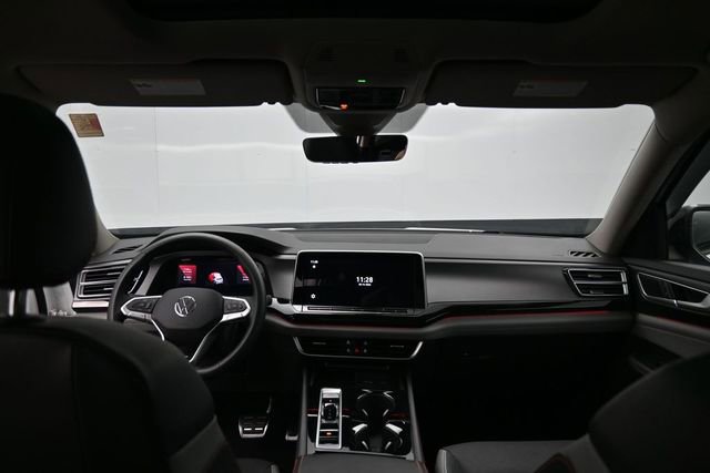 Used 2024 Volkswagen Atlas Peak Edition SE AWD/4WD image 28