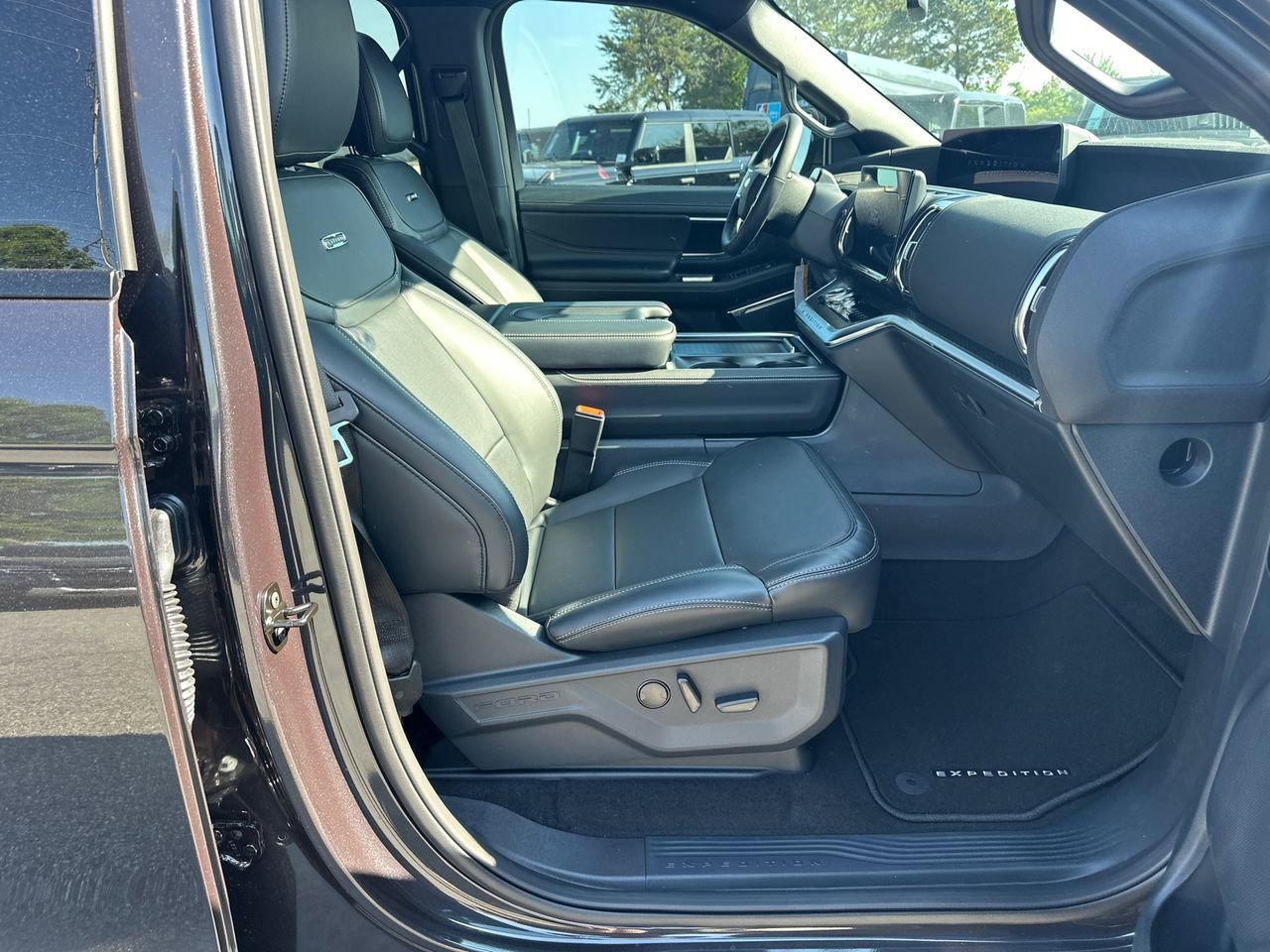 New 2026 Ford Expedition Platinum image 43