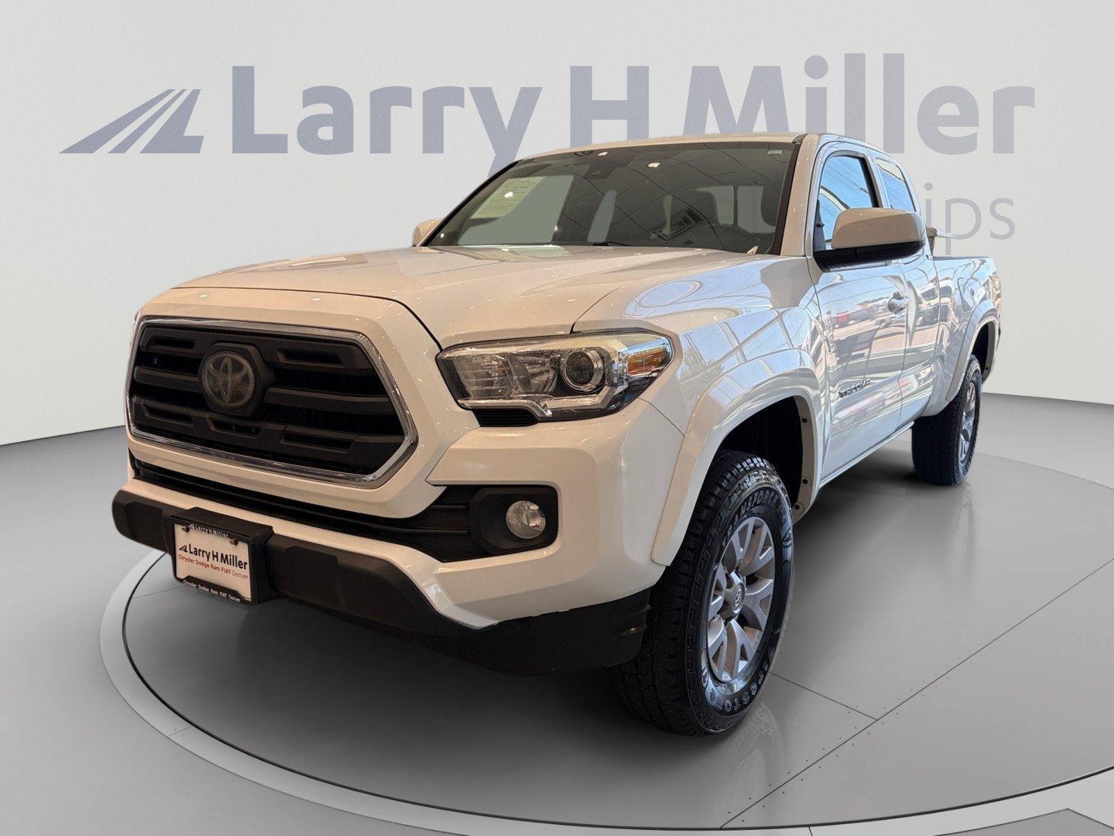 Used 2018 Toyota Tacoma SR5 AWD/4WD image 1